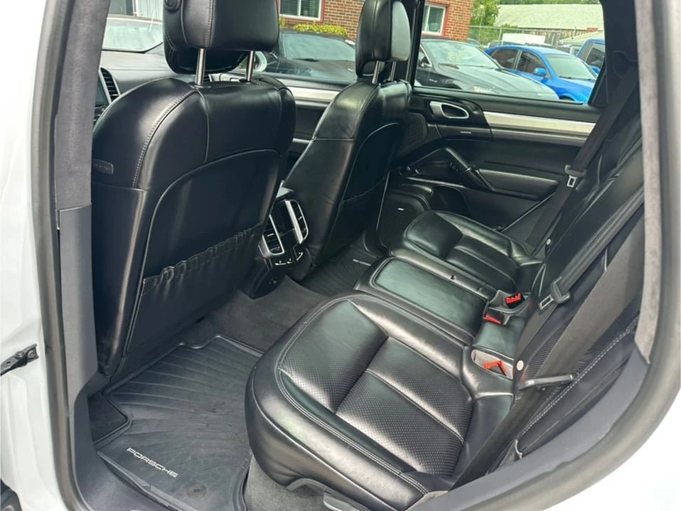 2017 Porsche 958 Cayenne - Image 16 of 20