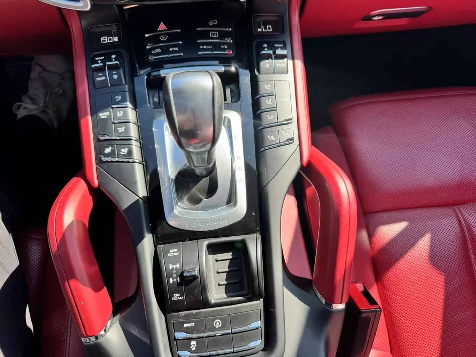 2017 Porsche 958 Cayenne - Image 11 of 16