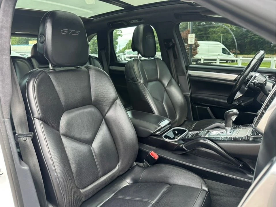 2017 Porsche 958 Cayenne - Image 13 of 20
