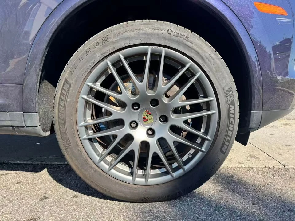 2017 Porsche 958 Cayenne - Image 7 of 16