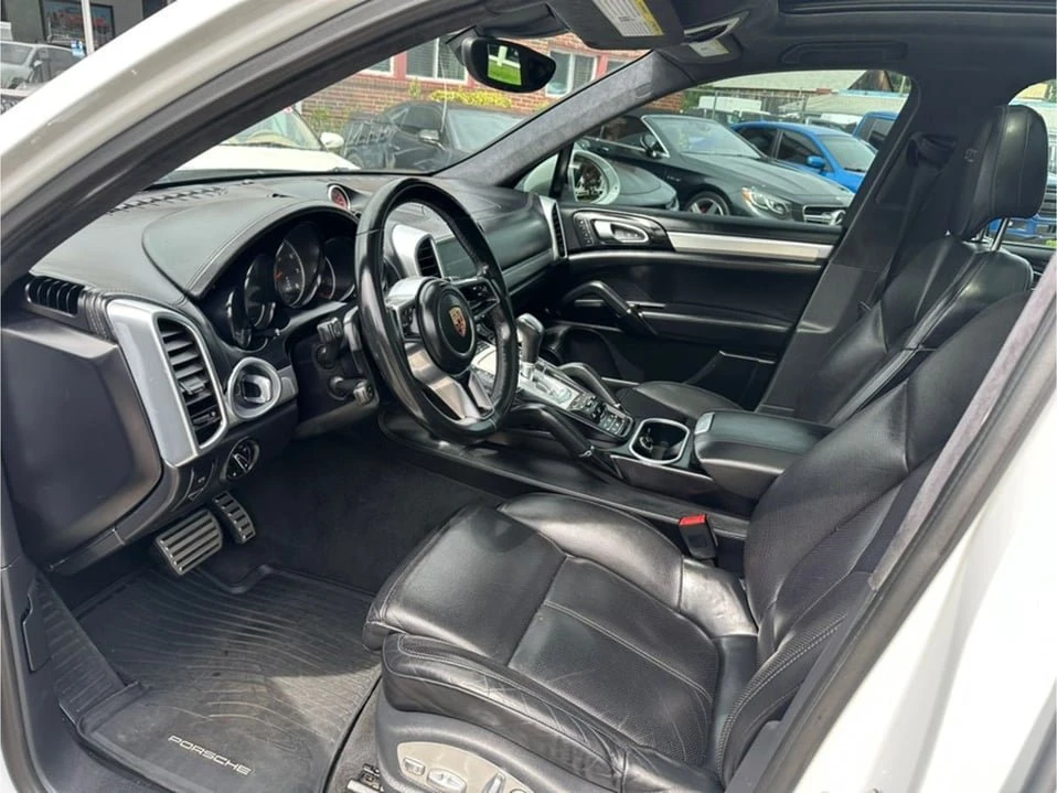 2017 Porsche 958 Cayenne - Image 11 of 20