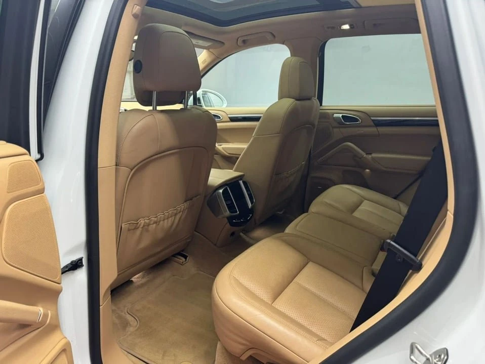 2017 Porsche 958 Cayenne - Image 6 of 20