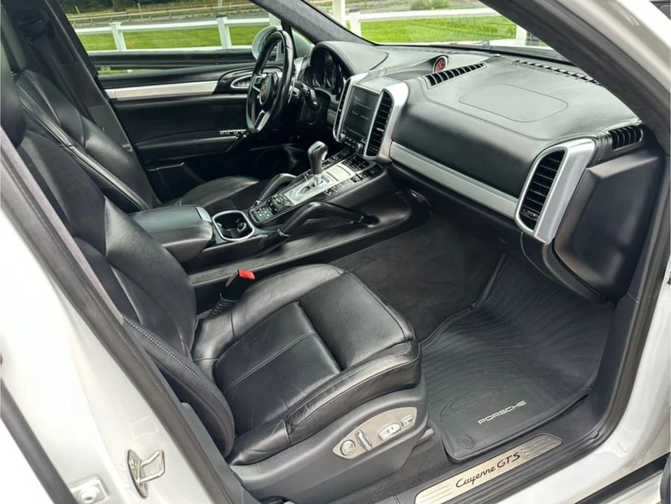 2017 Porsche 958 Cayenne - Image 15 of 20