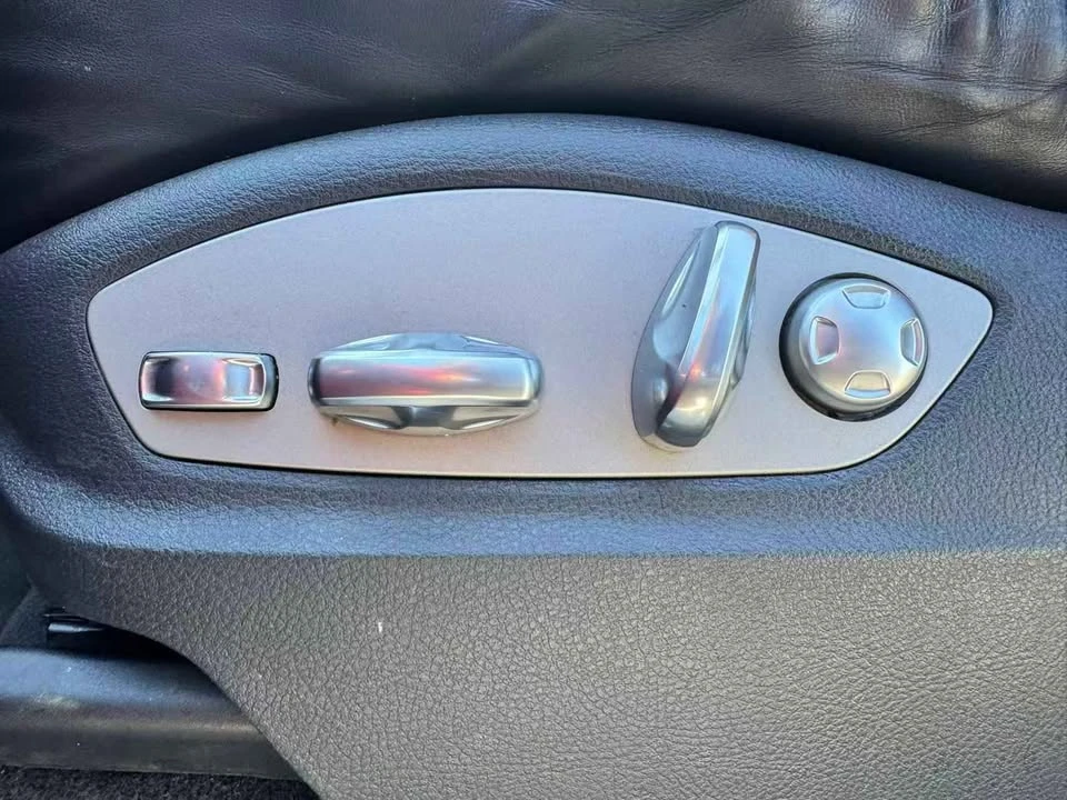 2017 Porsche 958 Cayenne - Image 13 of 16