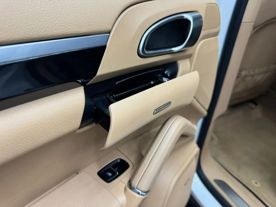 2017 Porsche 958 Cayenne - Image 7 of 20