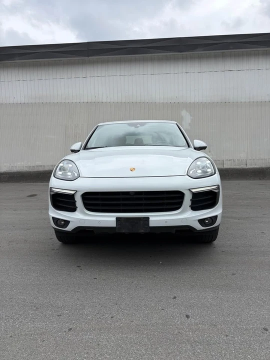 2017 Porsche 958 Cayenne - Image 3 of 17