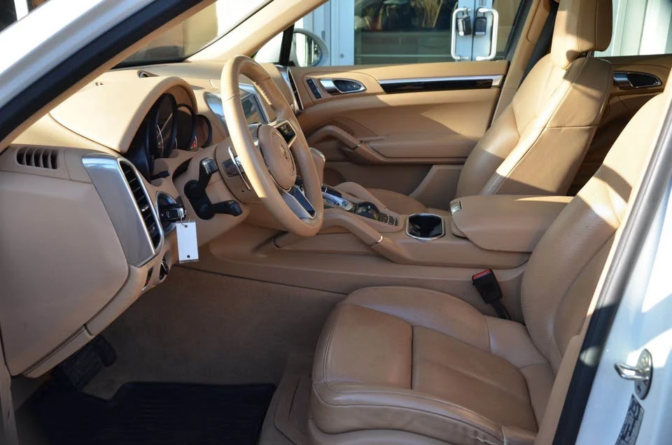 2017 Porsche 958 Cayenne - Image 13 of 17