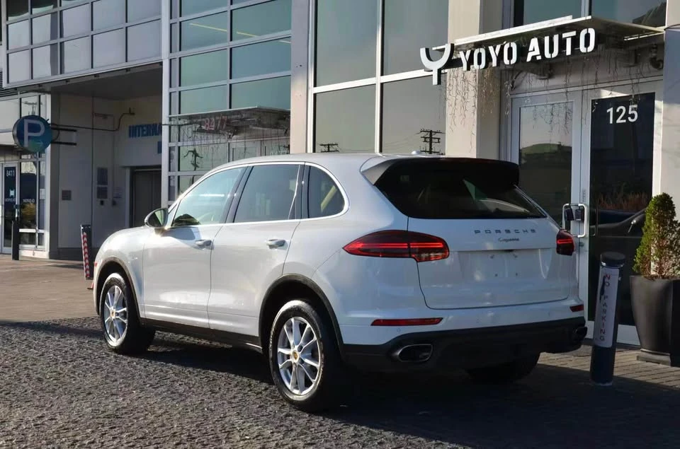 2017 Porsche 958 Cayenne - Image 2 of 17