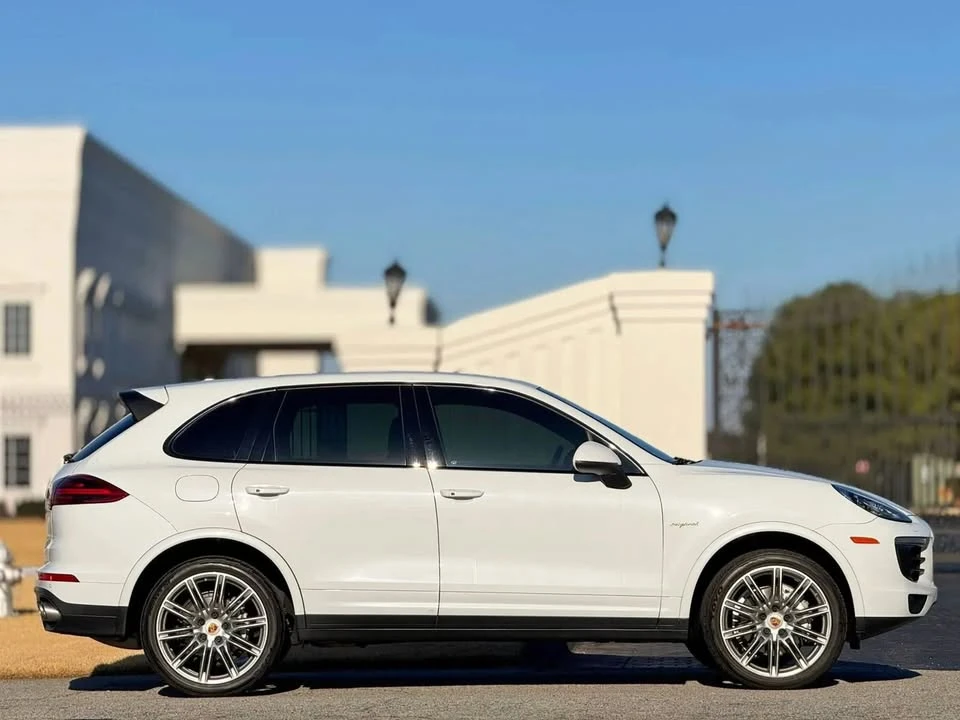2017 Porsche 958 Cayenne - Image 12 of 20