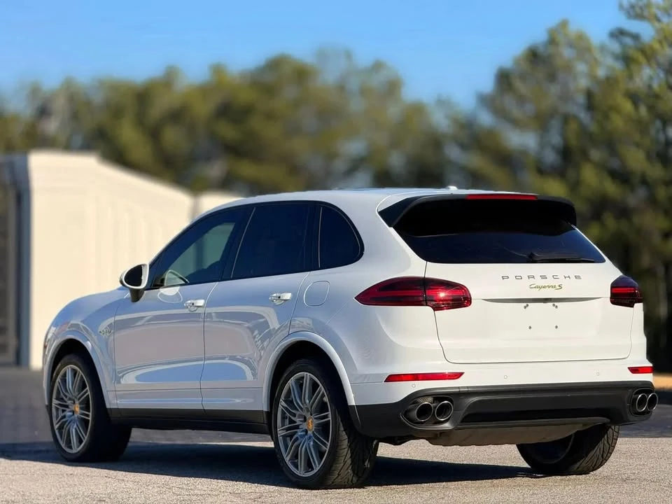 2017 Porsche 958 Cayenne - Image 6 of 20