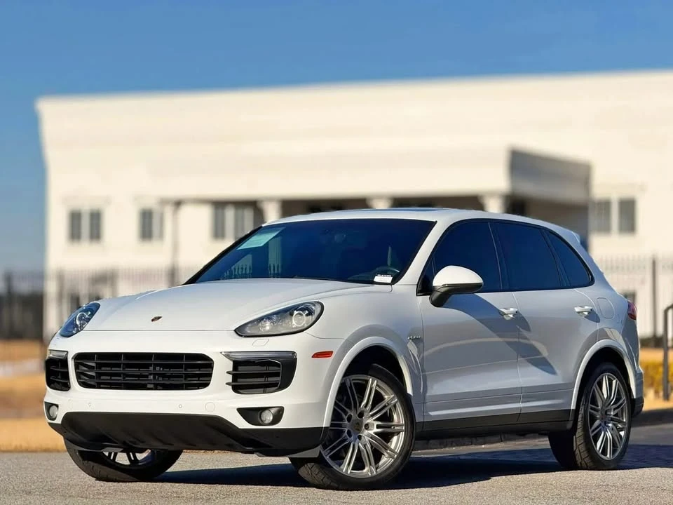 2017 Porsche 958 Cayenne - Image 2 of 20