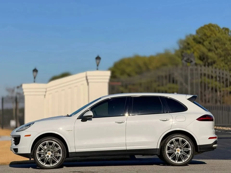 2017 Porsche 958 Cayenne - Image 11 of 20