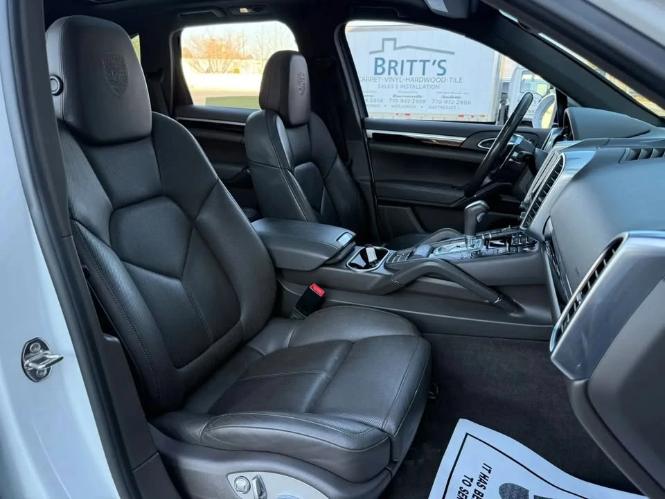 2017 Porsche 958 Cayenne - Image 16 of 20