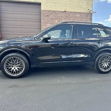 2017 Porsche Cayenne Platinum Edition