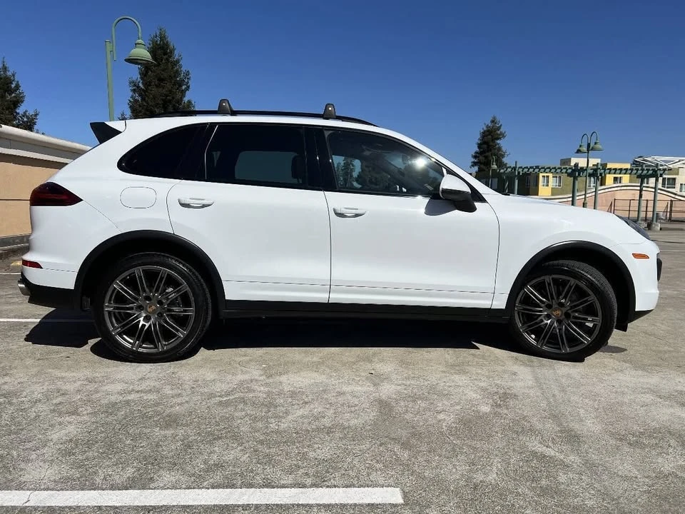 2017 Porsche 958 Cayenne - Image 12 of 20