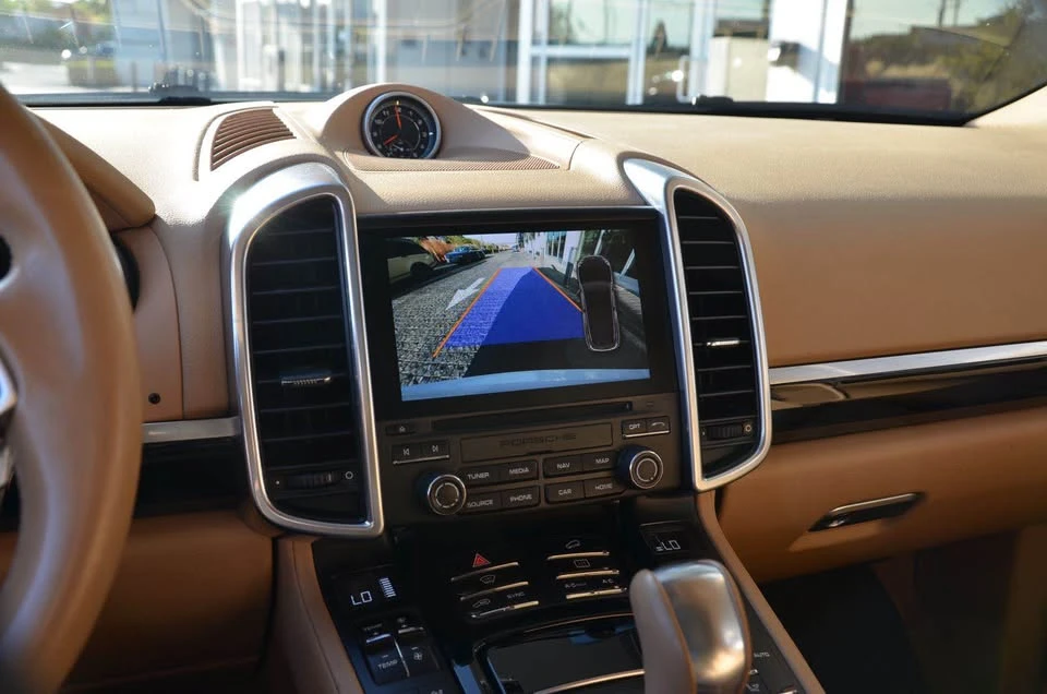 2017 Porsche 958 Cayenne - Image 14 of 17