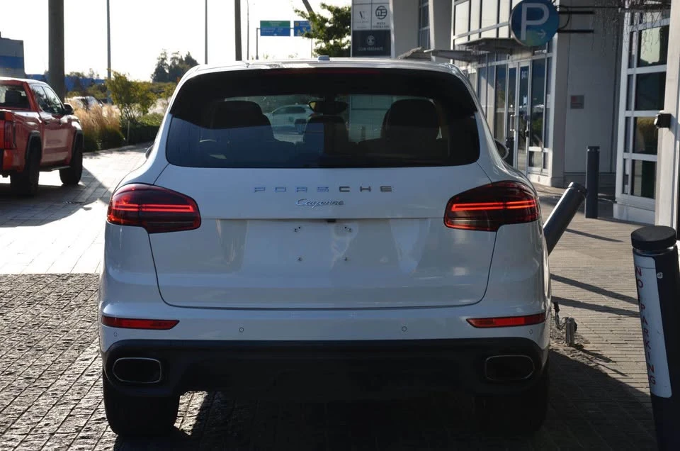 2017 Porsche 958 Cayenne - Image 8 of 17
