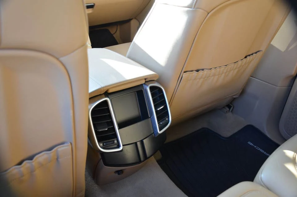 2017 Porsche 958 Cayenne - Image 11 of 17