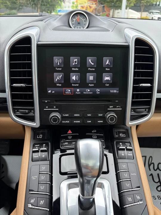 2017 Porsche 958 Cayenne - Image 10 of 17