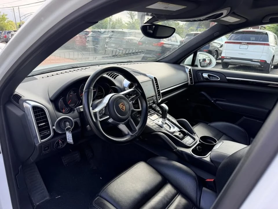 2017 Porsche 958 Cayenne - Image 13 of 20
