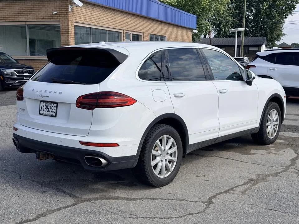 2017 Porsche 958 Cayenne - Image 9 of 20