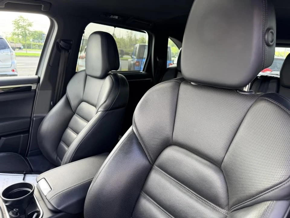 2017 Porsche 958 Cayenne - Image 10 of 20