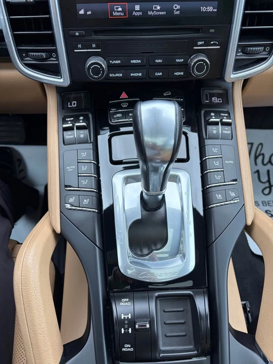 2017 Porsche 958 Cayenne - Image 11 of 17
