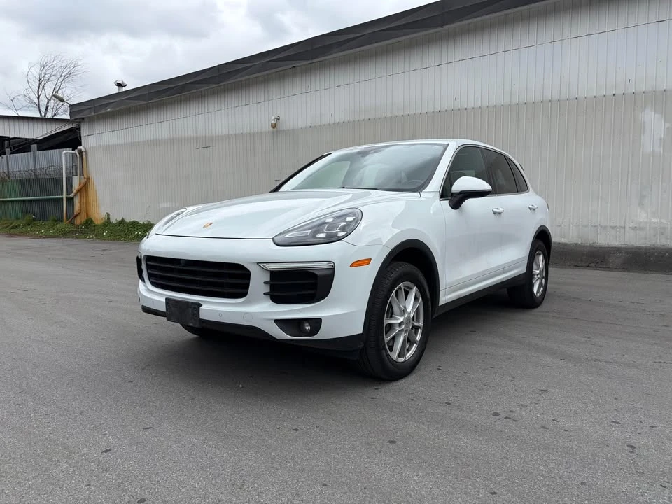 2017 Porsche 958 Cayenne - Image 2 of 17