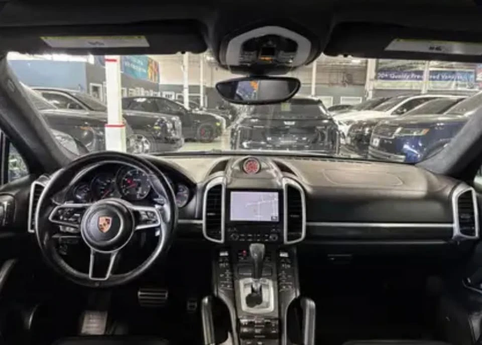 2017 Porsche 958 Cayenne - Image 2 of 5