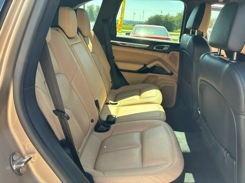 2017 Porsche 958 Cayenne - Image 19 of 20