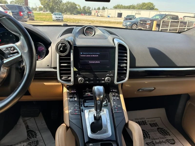 2017 Porsche 958 Cayenne - Image 12 of 20