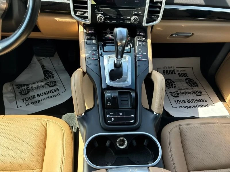 2017 Porsche 958 Cayenne - Image 13 of 20