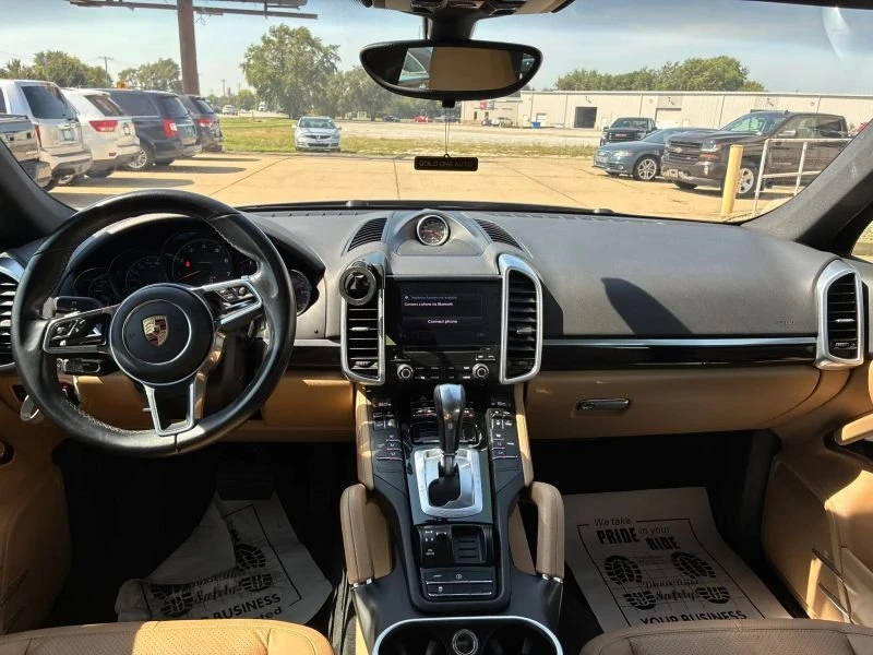 2017 Porsche 958 Cayenne - Image 10 of 20