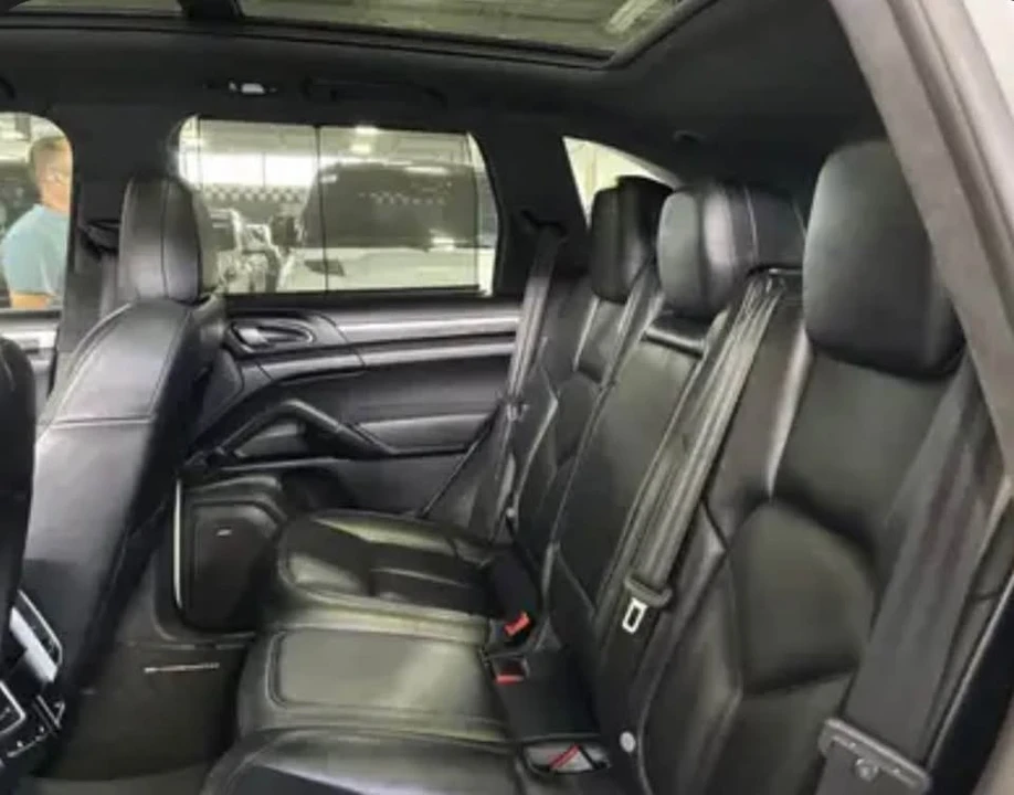 2017 Porsche 958 Cayenne - Image 4 of 5