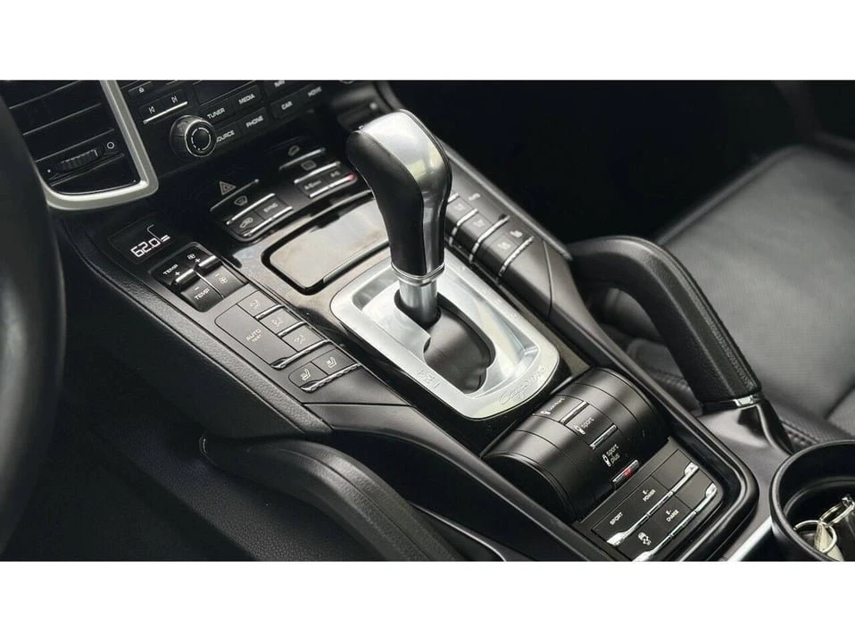 2017 Porsche 958 Cayenne - Image 17 of 20
