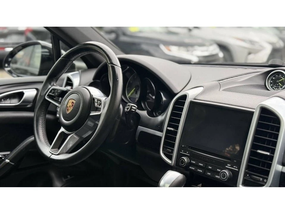2017 Porsche 958 Cayenne - Image 10 of 20