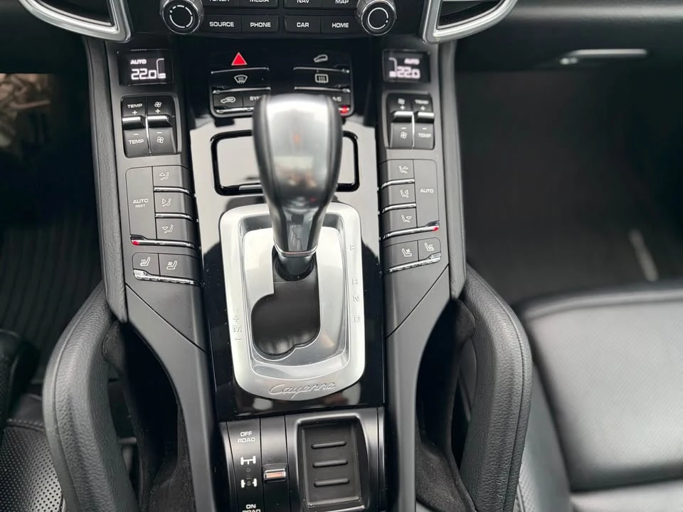 2017 Porsche 958 Cayenne - Image 17 of 19