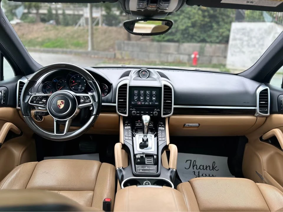 2017 Porsche 958 Cayenne - Image 9 of 19