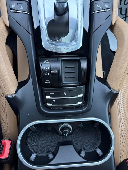 2017 Porsche 958 Cayenne - Image 12 of 17
