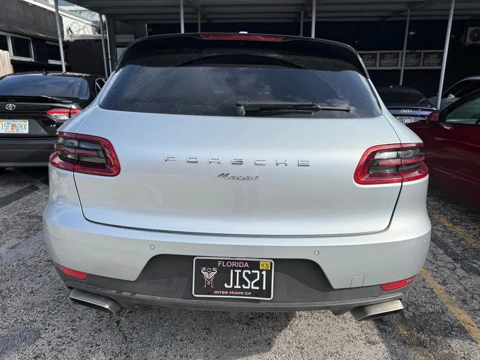 2017 Porsche 958 Cayenne - Image 2 of 11
