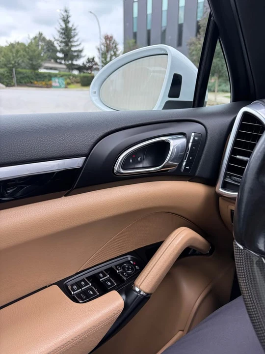2017 Porsche 958 Cayenne - Image 14 of 17
