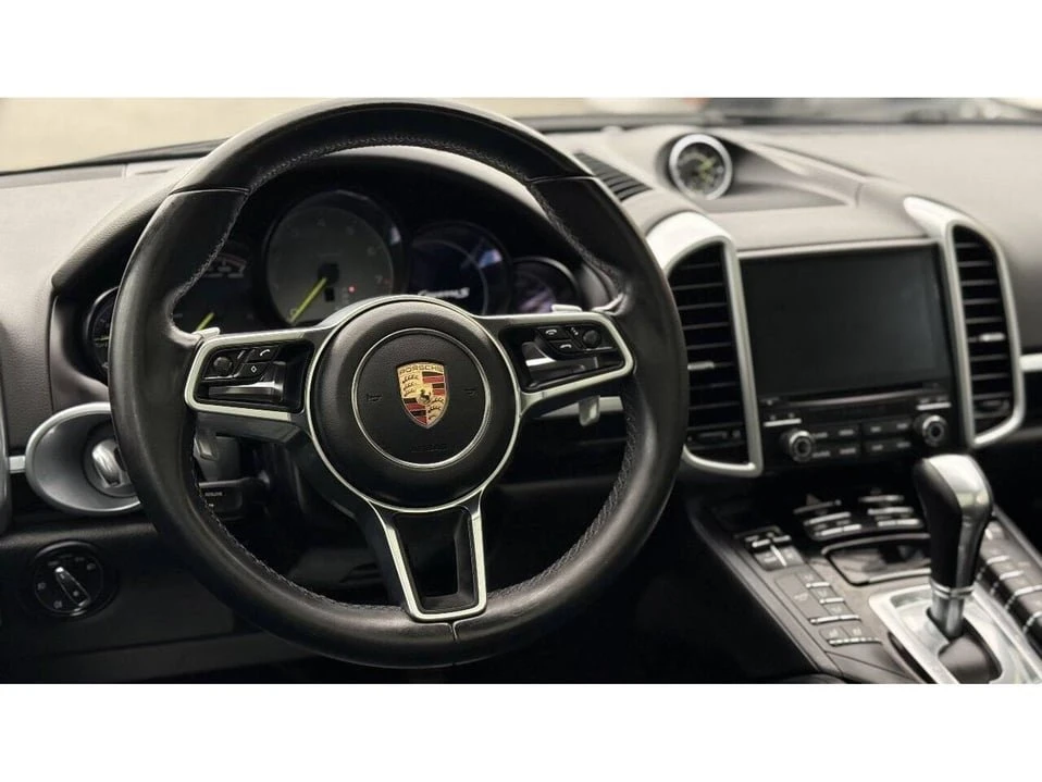 2017 Porsche 958 Cayenne - Image 11 of 20