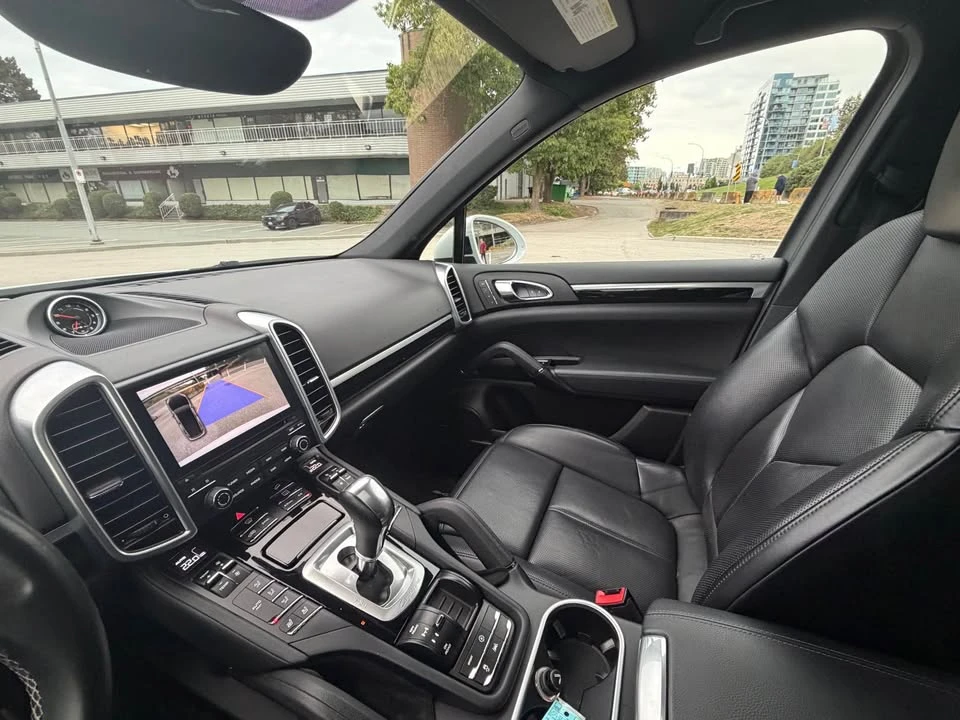 2017 Porsche 958 Cayenne - Image 16 of 20