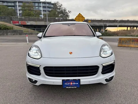 2017 Porsche Cayenne Platinum Edition