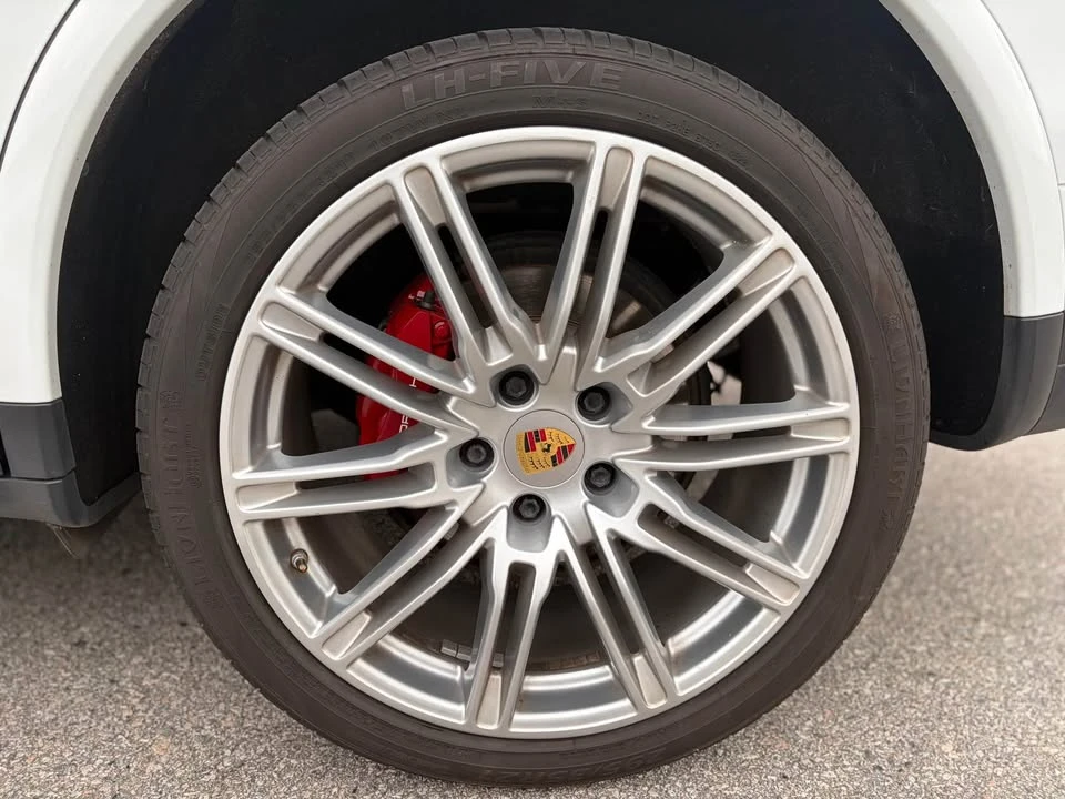 2017 Porsche 958 Cayenne - Image 16 of 19