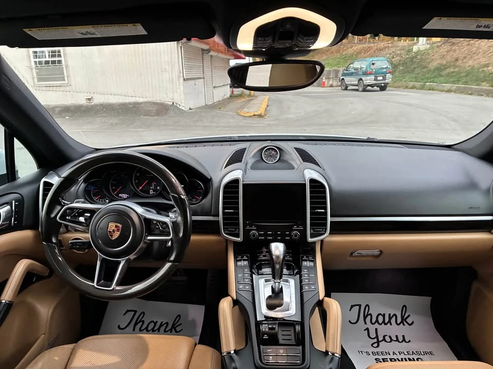2017 Porsche 958 Cayenne - Image 9 of 14
