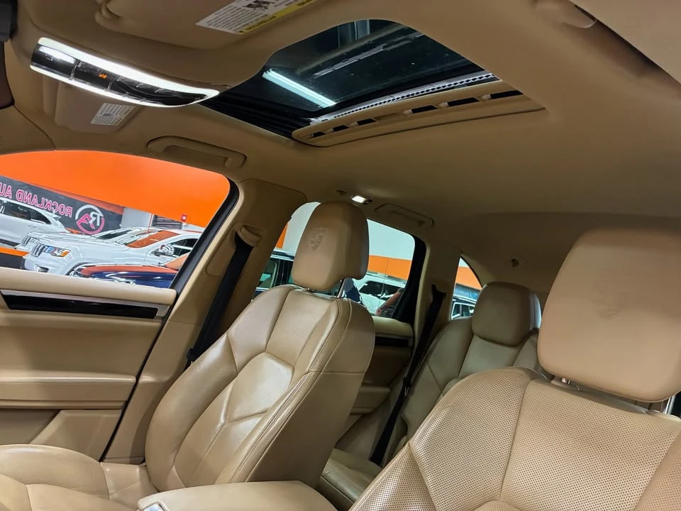 2017 Porsche 958 Cayenne - Image 16 of 20