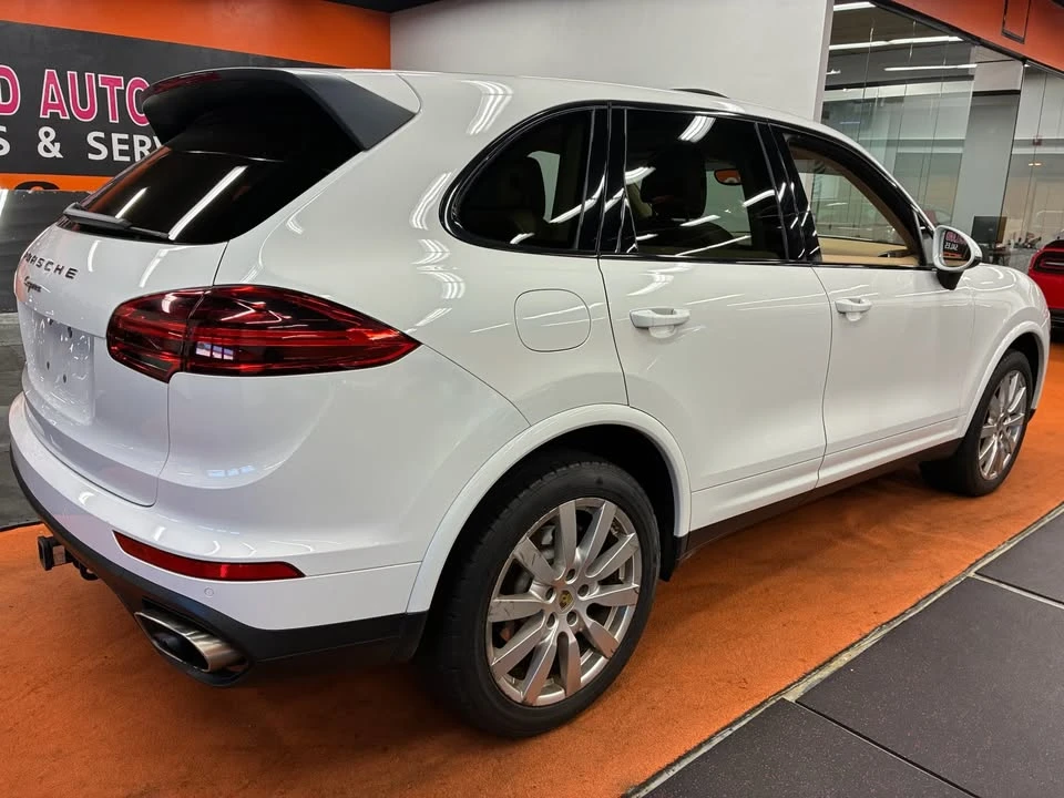 2017 Porsche 958 Cayenne - Image 7 of 20