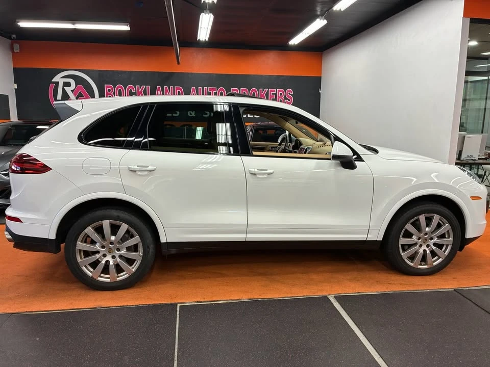 2017 Porsche 958 Cayenne - Image 8 of 20