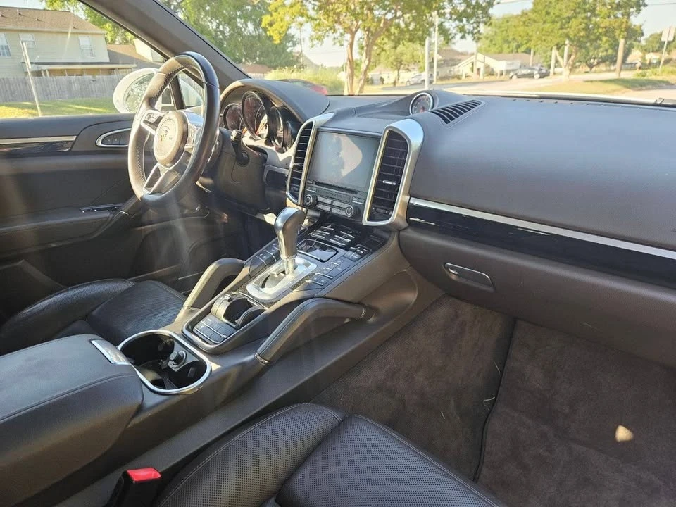 2017 Porsche 958 Cayenne - Image 16 of 20